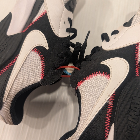 NIKE Air Max Excee Youth Kids Sneakers Black White Flash Crimson Shoes Size 6.5 - Picture 10 of 11
